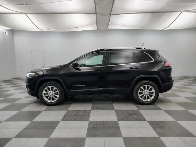 Used 2019 Jeep Cherokee Latitude w/ Cold Weather Group AWD/4WD image 5