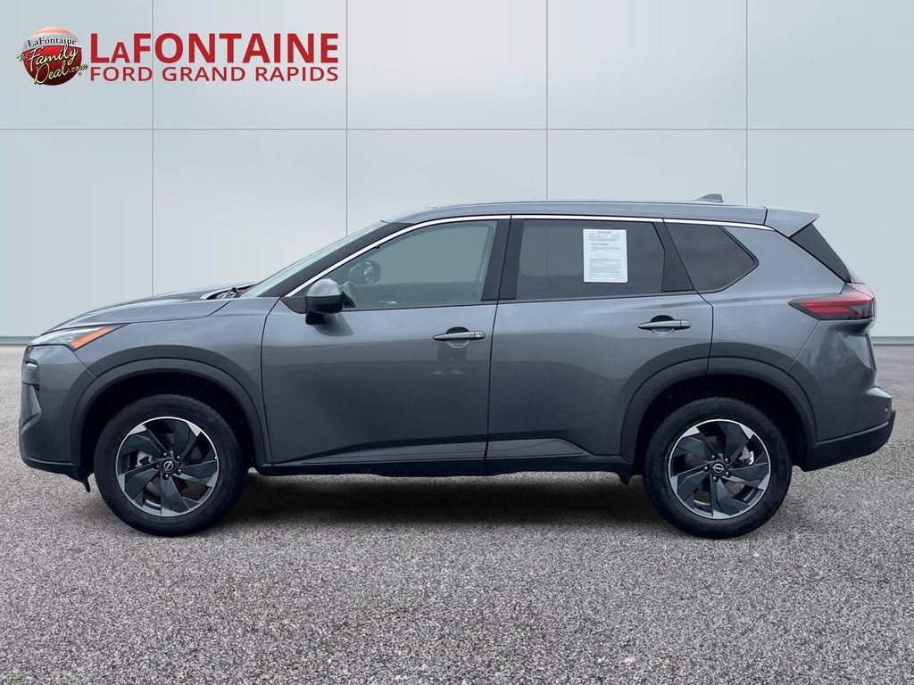 Used 2025 Nissan Rogue SV AWD/4WD image 4
