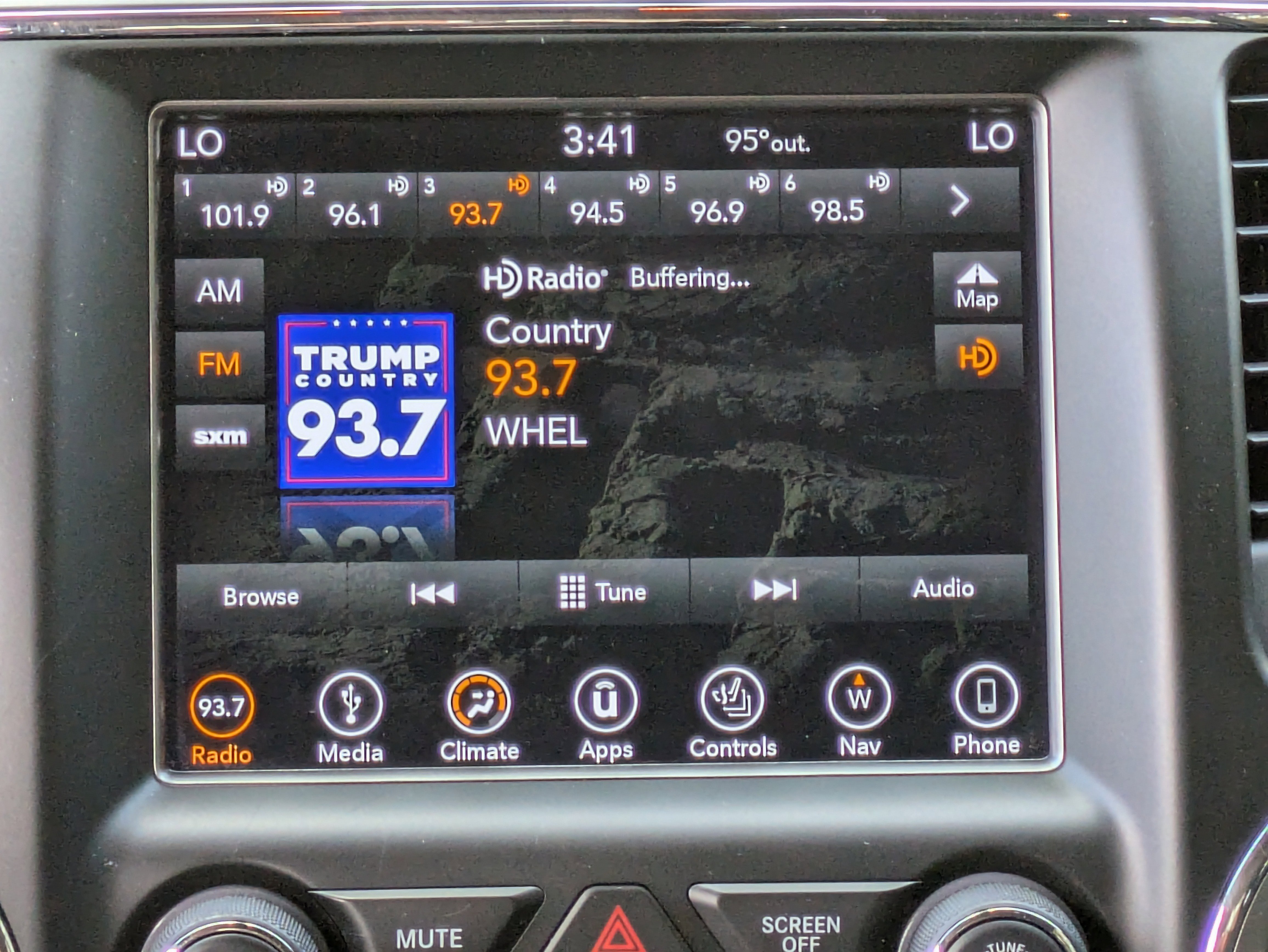 Used 2018 Jeep Grand Cherokee Laredo image 19