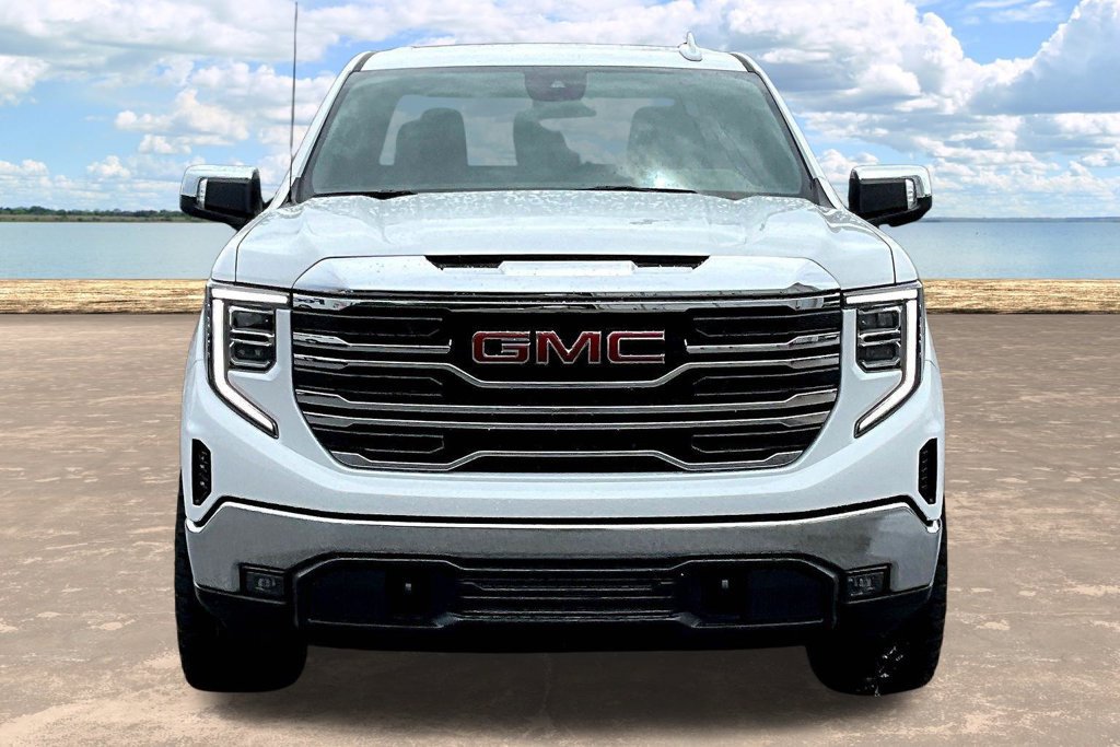 Used 2026 GMC Sierra 1500 SLT AWD/4WD image 2