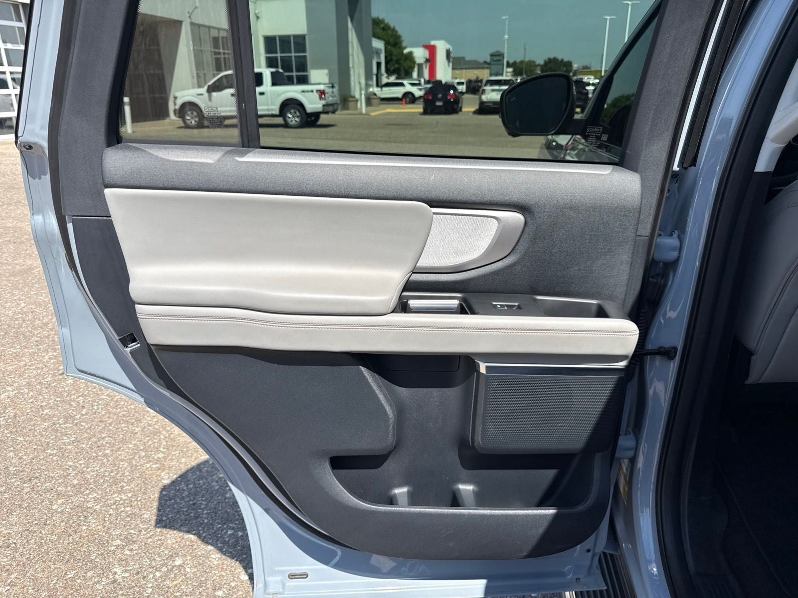 Certified 2025 Ford Expedition Active AWD/4WD image 37