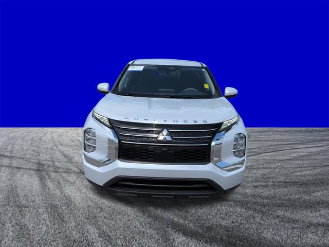 Used 2023 Mitsubishi Outlander ES FWD image 8