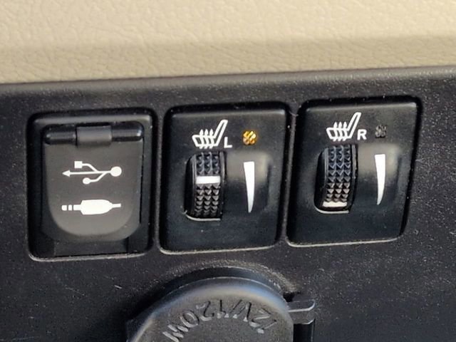 Used 2017 Toyota Sienna L image 25