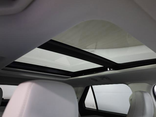 Certified 2025 Ford Explorer Platinum w/ Ultimate Package image 18