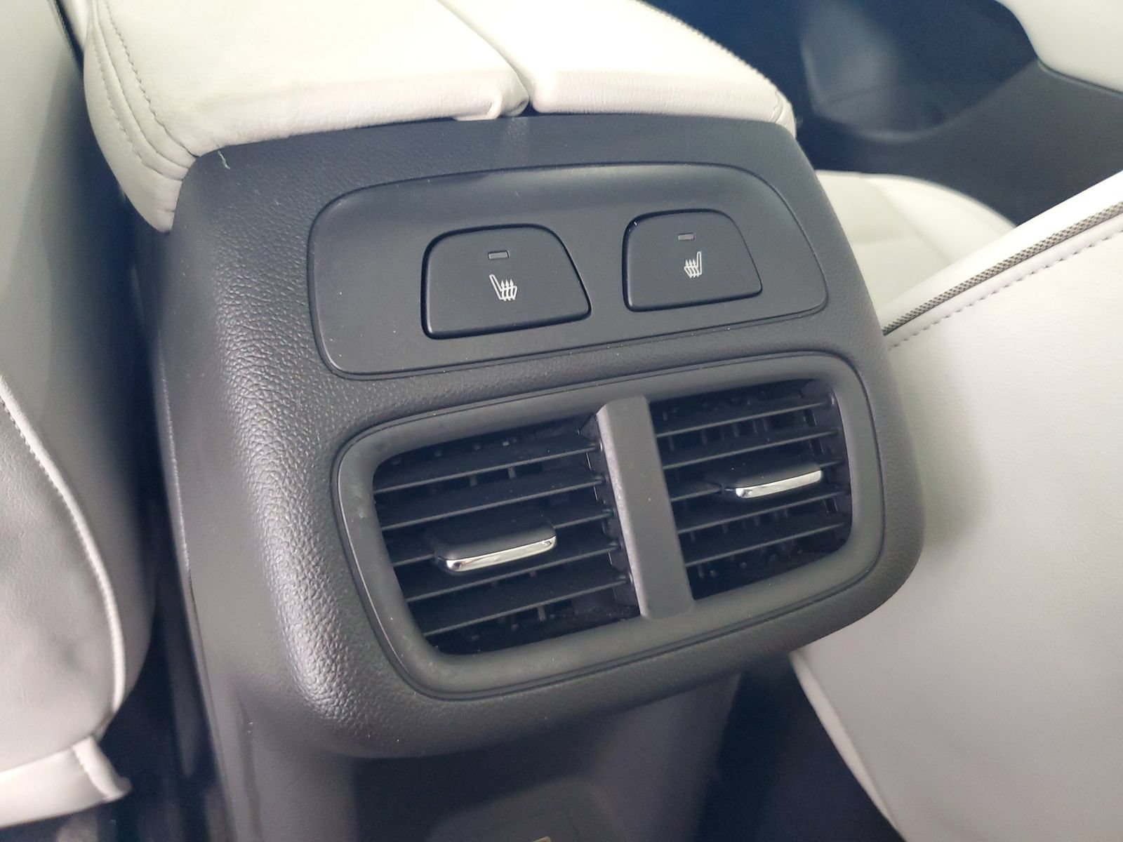 Used 2024 Buick Envision Avenir AWD/4WD image 11