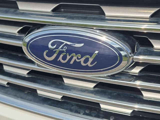 Certified 2020 Ford Edge SEL w/ Cold Weather Package AWD/4WD image 9