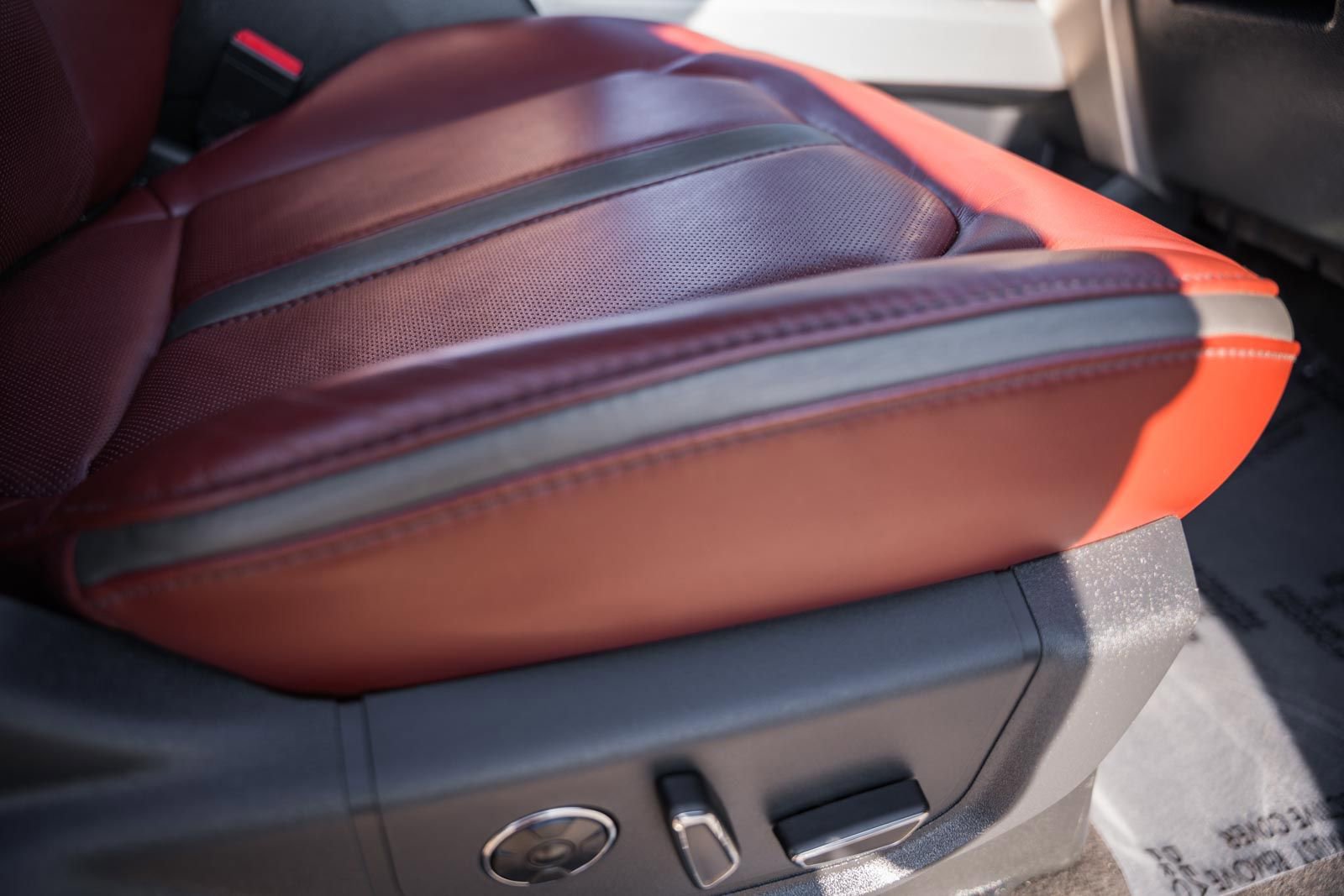 Certified 2022 Ford F450 Platinum w/ FX4 Off-Road Package image 43