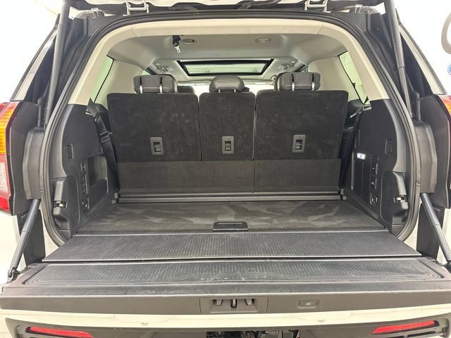 Certified 2025 Ford Expedition Active image 17