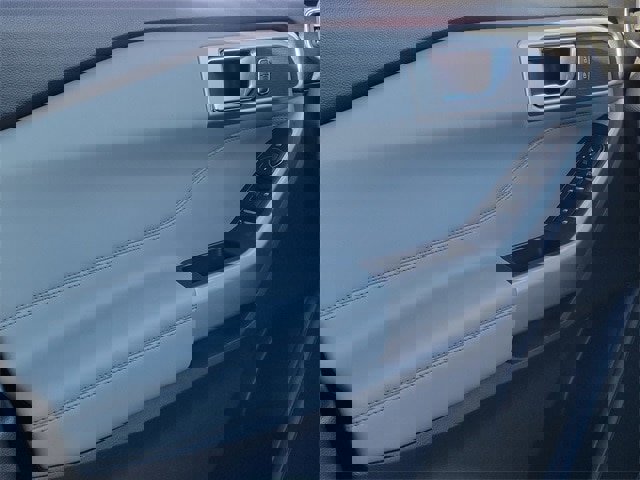 Certified 2022 Ford Explorer XLT w/ Equipment Group 202A image 38