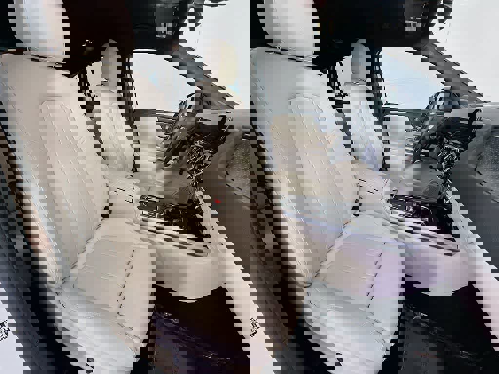 Used 2025 Mercedes-Benz GLA 250 4MATIC image 18