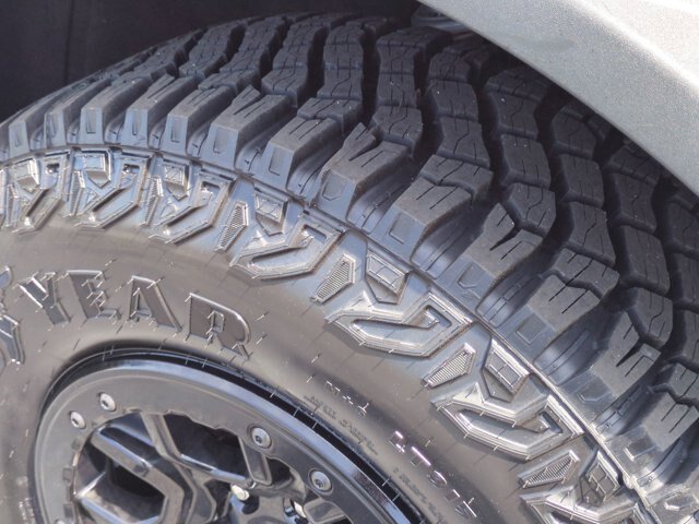 Certified 2022 Ford Bronco Wildtrak AWD/4WD image 12