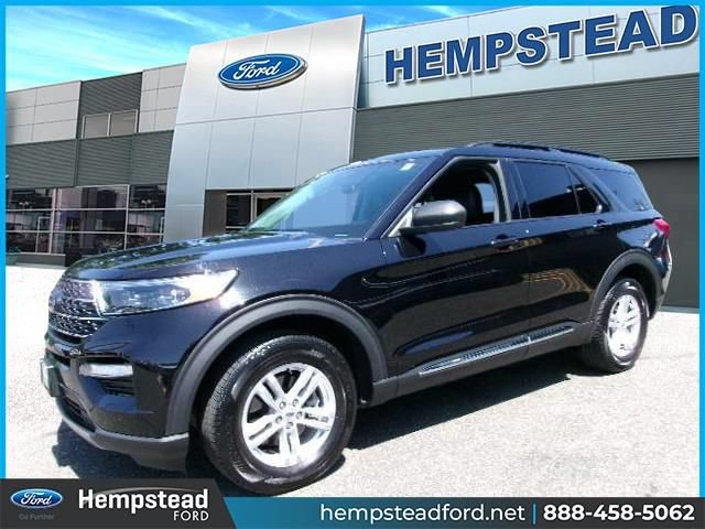 Certified 2023 Ford Explorer XLT w/ Equipment Group 202A AWD/4WD image 1