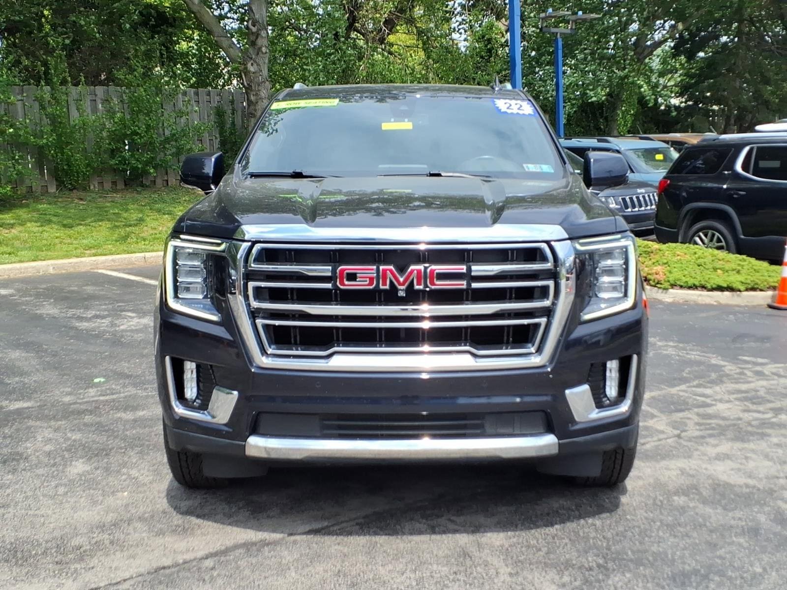Used 2022 GMC Yukon XL SLT w/ SLT Premium Package AWD/4WD image 8