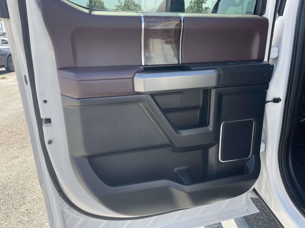 Certified 2017 Ford F250 Platinum w/ Platinum Ultimate Package image 21