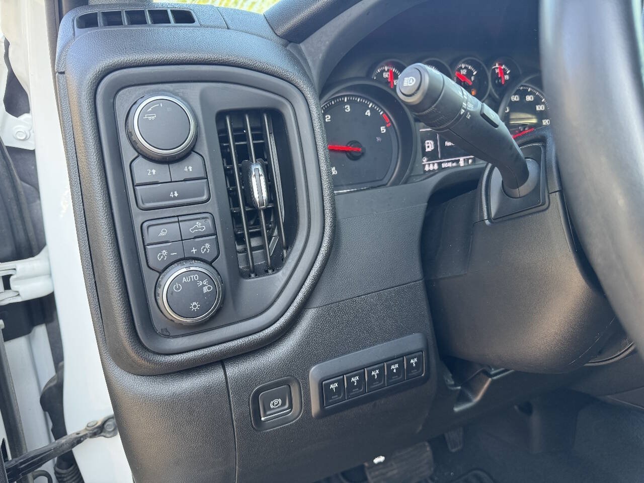 Used 2024 Chevrolet Silverado 2500 Custom w/ Custom Value Package AWD/4WD image 14