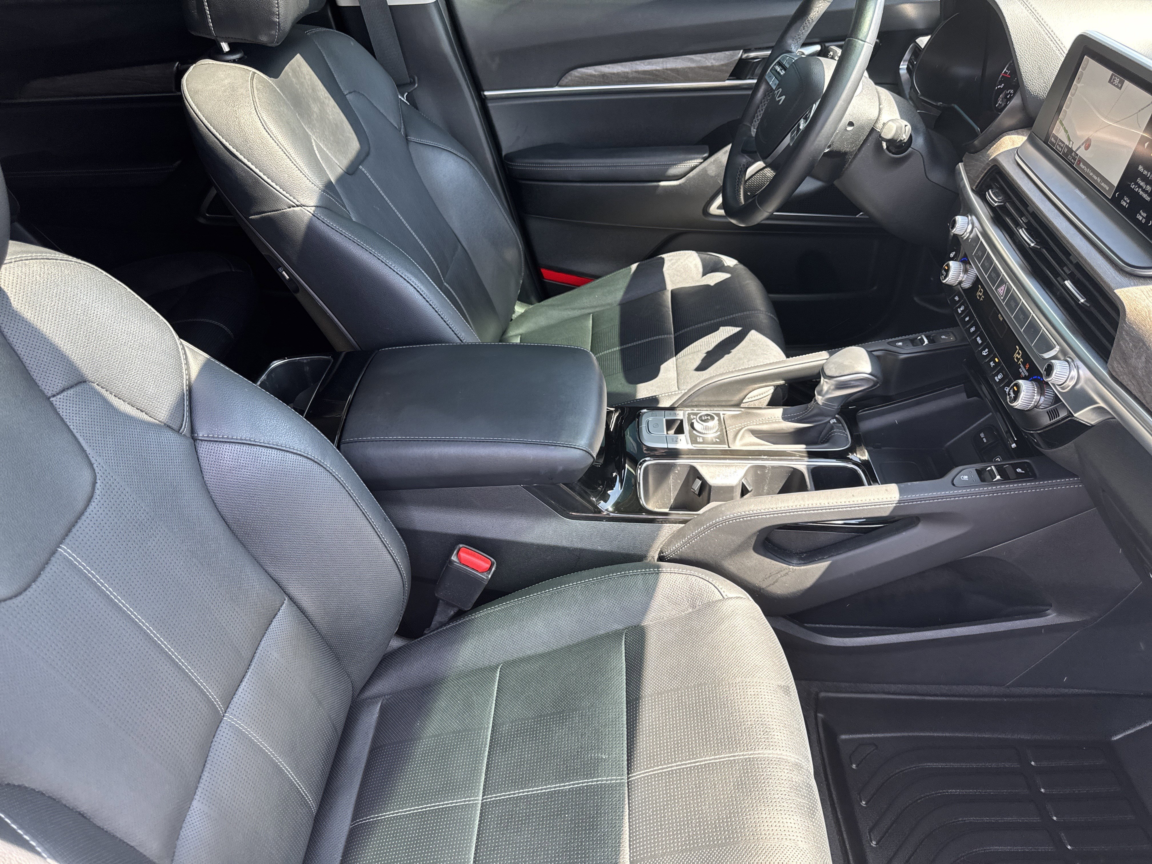 Used 2022 Kia Telluride EX w/ EX Premium Package image 17