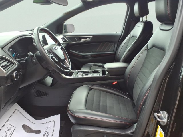 Certified 2024 Ford Edge ST-Line AWD/4WD image 12