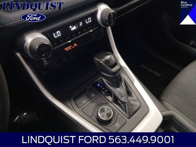 Used 2021 Toyota RAV4 LE AWD/4WD image 15