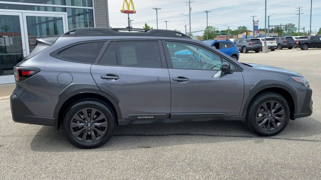 Used 2025 Subaru Outback Onyx Edition w/ Popular Package #2 AWD/4WD image 2
