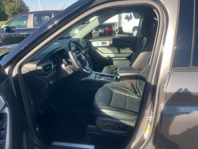 Certified 2023 Ford Explorer Limited w/ Limited Technology Package AWD/4WD image 8