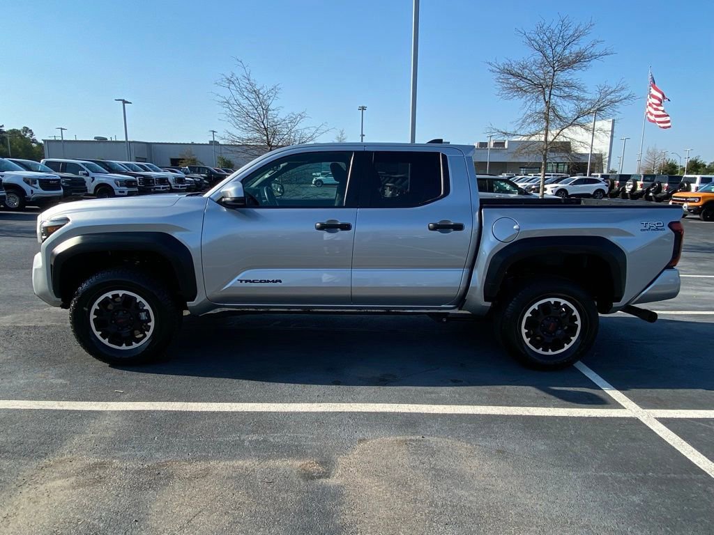 Used 2024 Toyota Tacoma TRD Off-Road image 2