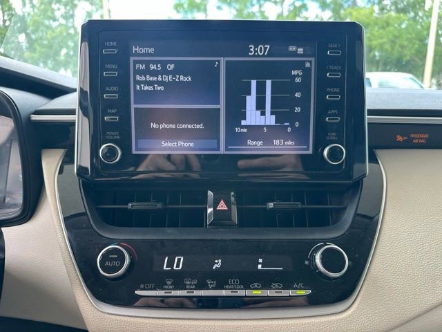 Used 2020 Toyota Corolla LE FWD image 17