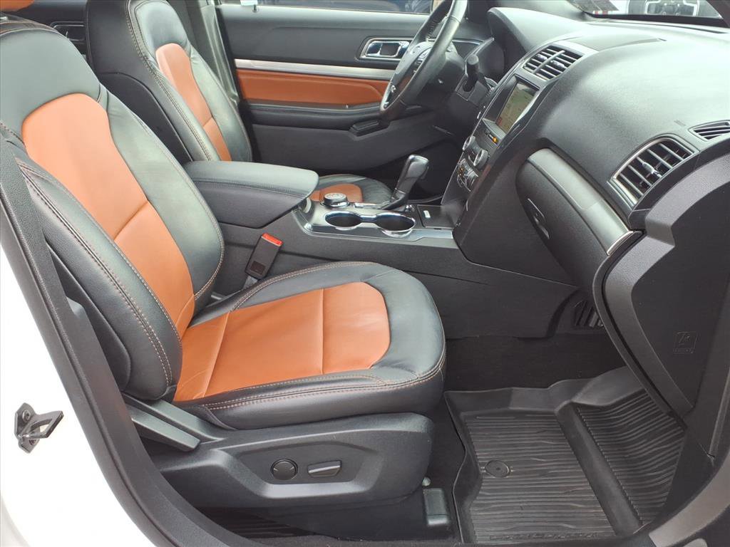 Certified 2019 Ford Explorer XLT w/ Equipment Group 202A image 11