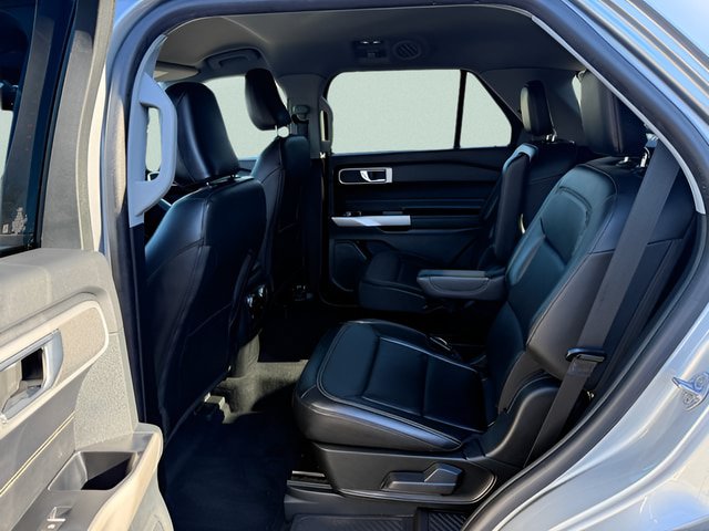 Certified 2022 Ford Explorer XLT w/ Equipment Group 202A AWD/4WD image 5
