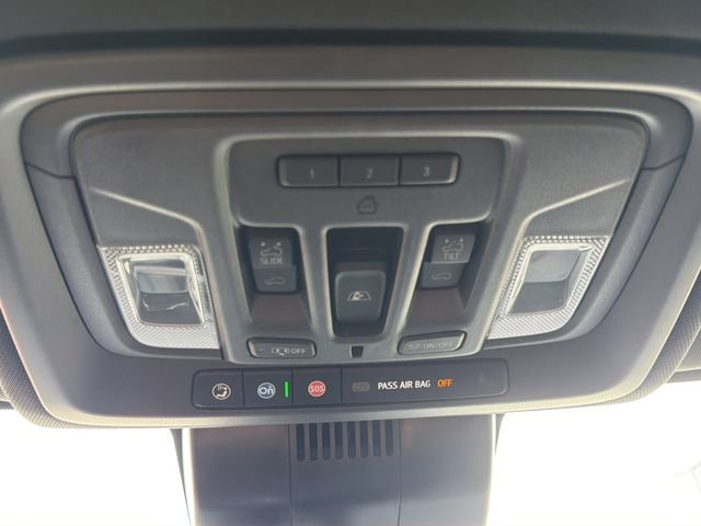 Used 2025 Chevrolet Silverado 3500 High Country w/ High Country Premium Package image 31