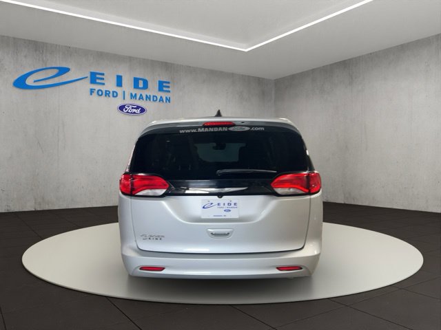 Used 2023 Chrysler Voyager LX FWD image 8