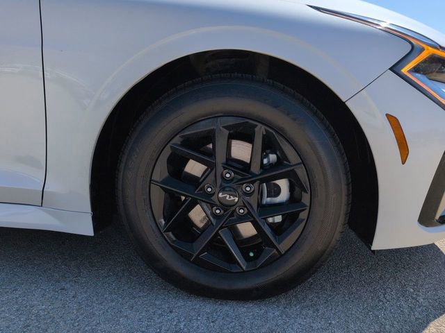 Used 2025 Kia K5 LXS image 12