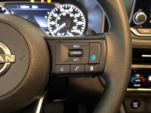 Used 2024 Nissan Rogue SV FWD image 21