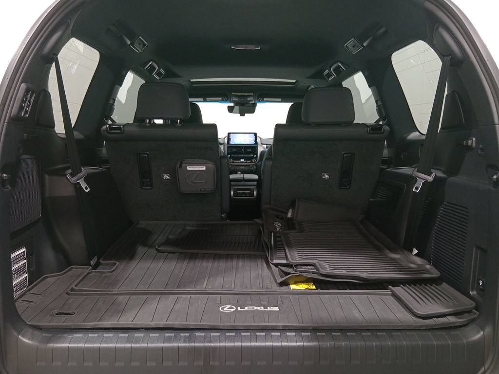 Used 2023 Lexus GX 460 Premium w/ Accessory Package AWD/4WD image 6