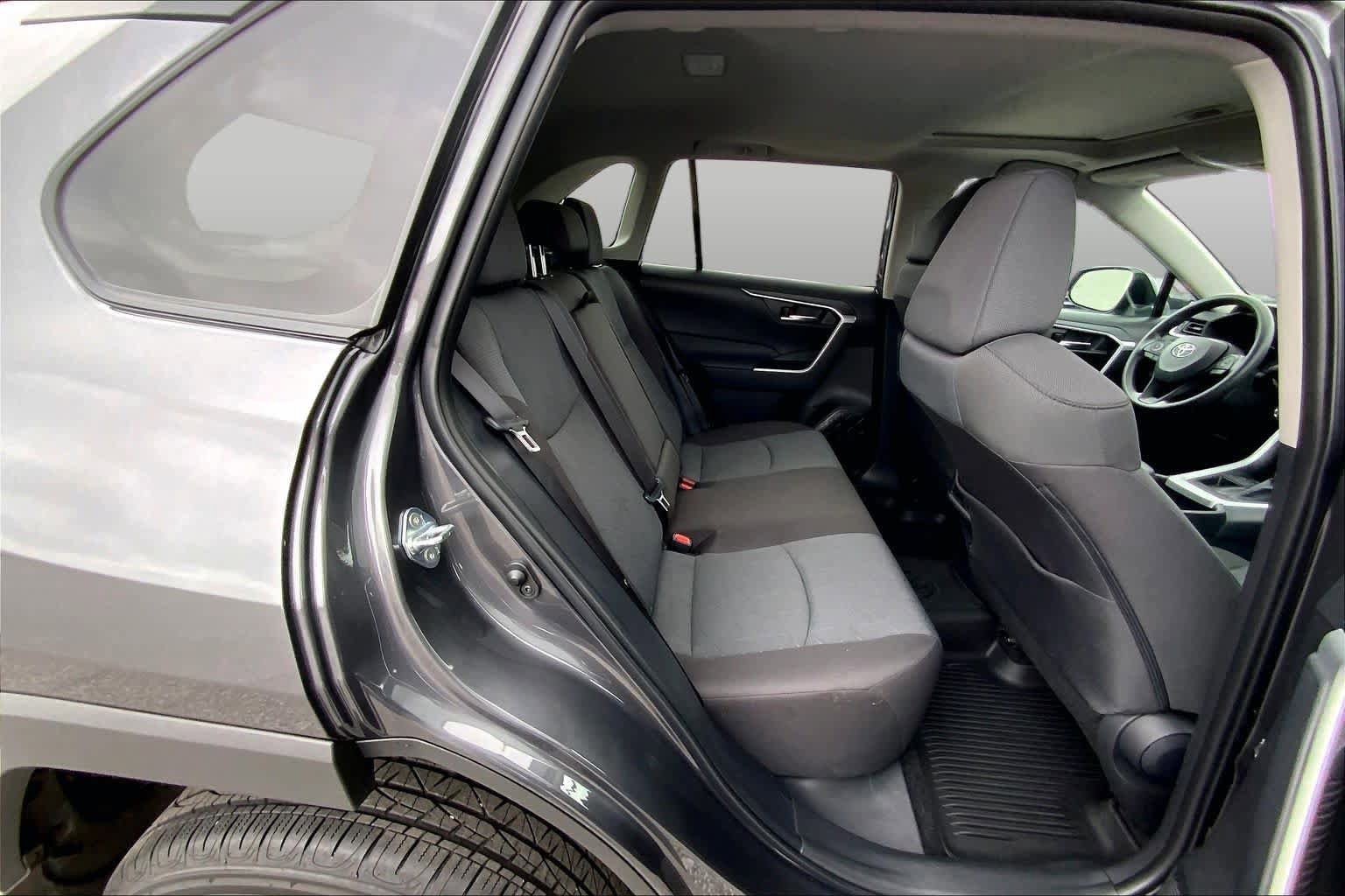 Used 2025 Toyota RAV4 XLE w/ Convenience Package FWD image 20