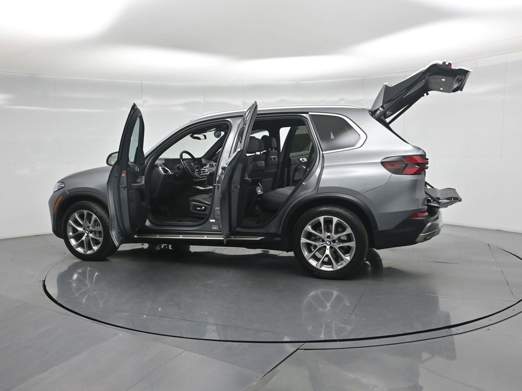 Used 2024 BMW X5 xDrive40i AWD/4WD image 37