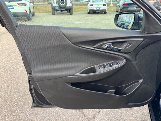 Used 2023 Chevrolet Malibu LT image 11