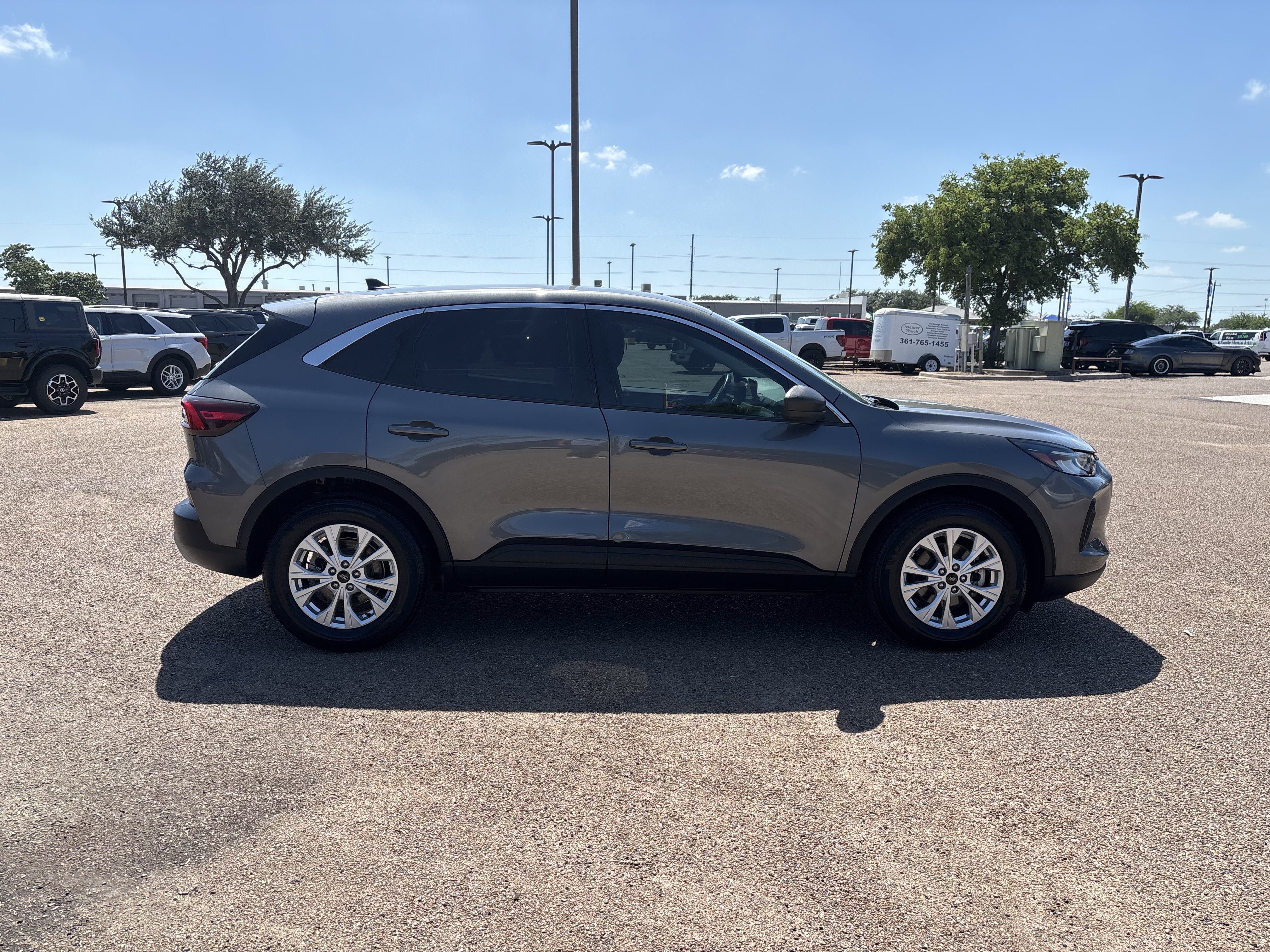 Certified 2024 Ford Escape Active FWD image 4