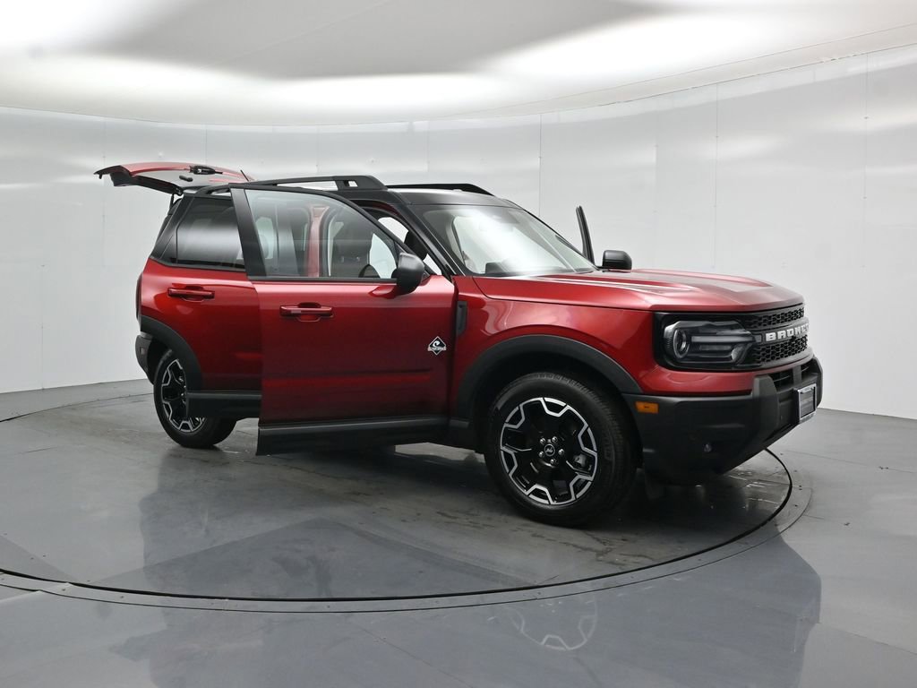 Certified 2025 Ford Bronco Sport Outer Banks w/ Outer Banks Tech Package+ AWD/4WD image 33