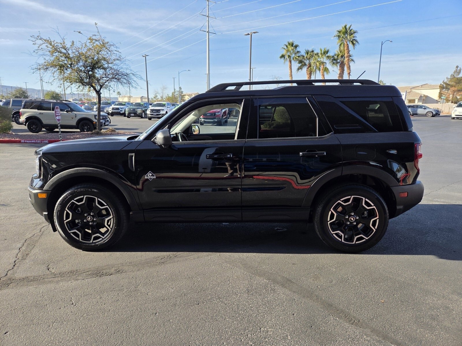 Certified 2025 Ford Bronco Sport Outer Banks w/ Outer Banks Tech Package+ image 2
