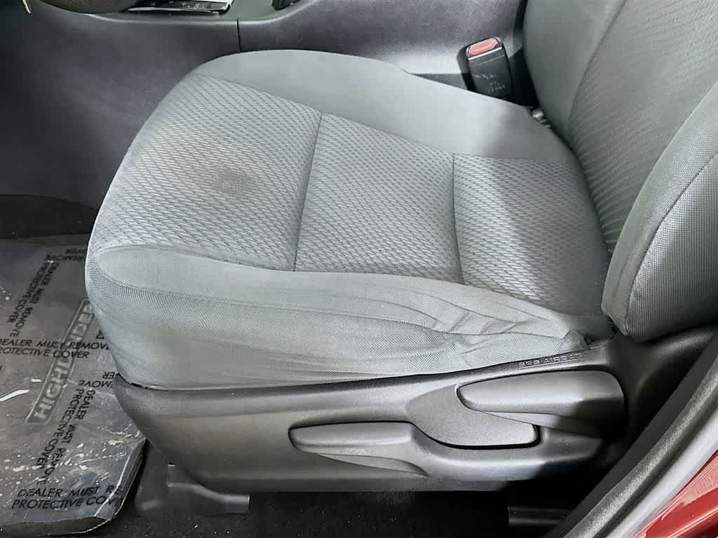 Used 2018 Toyota Highlander LE w/ Carpet Mat Package (TMS) AWD/4WD image 30