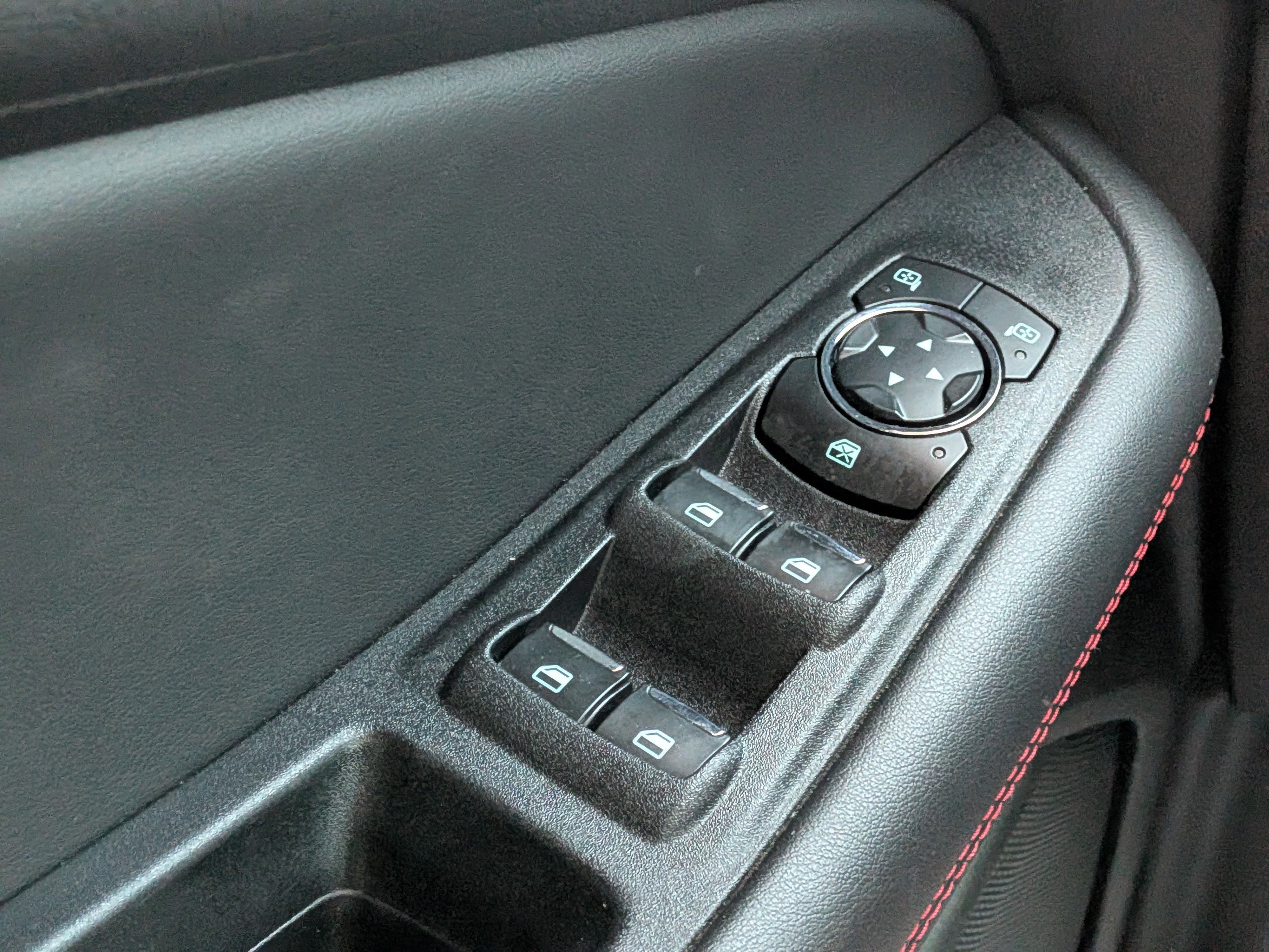 Certified 2024 Ford Edge ST-Line AWD/4WD image 24