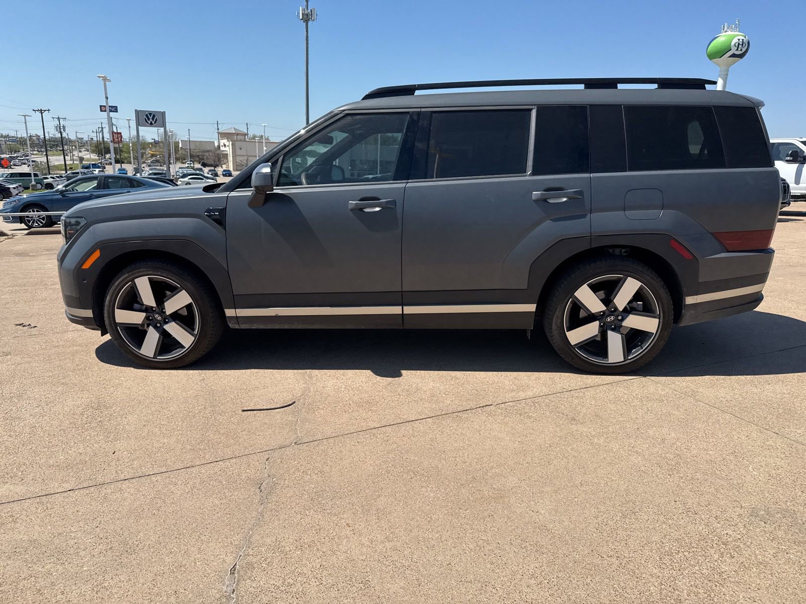 Used 2024 Hyundai Santa Fe Limited image 4