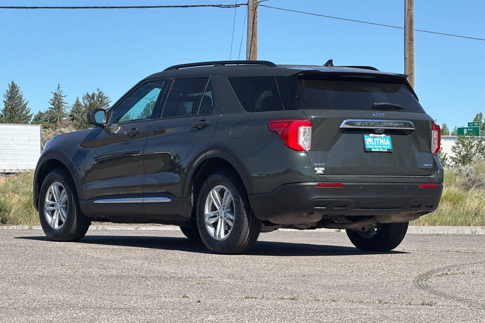 Certified 2023 Ford Explorer XLT AWD/4WD image 6