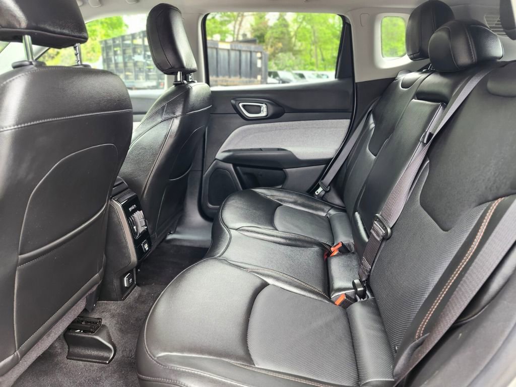 Used 2022 Jeep Compass Latitude AWD/4WD image 16