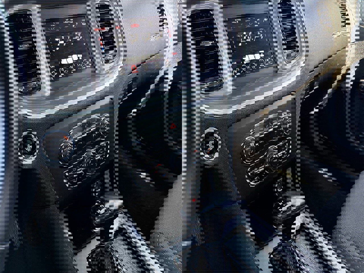 Used 2022 Dodge Charger SXT w/ Blacktop Package image 16