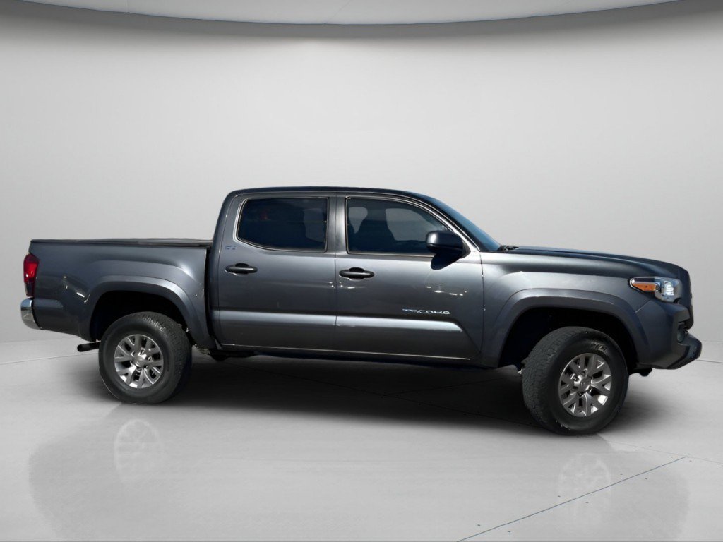 Used 2018 Toyota Tacoma SR5 RWD image 4