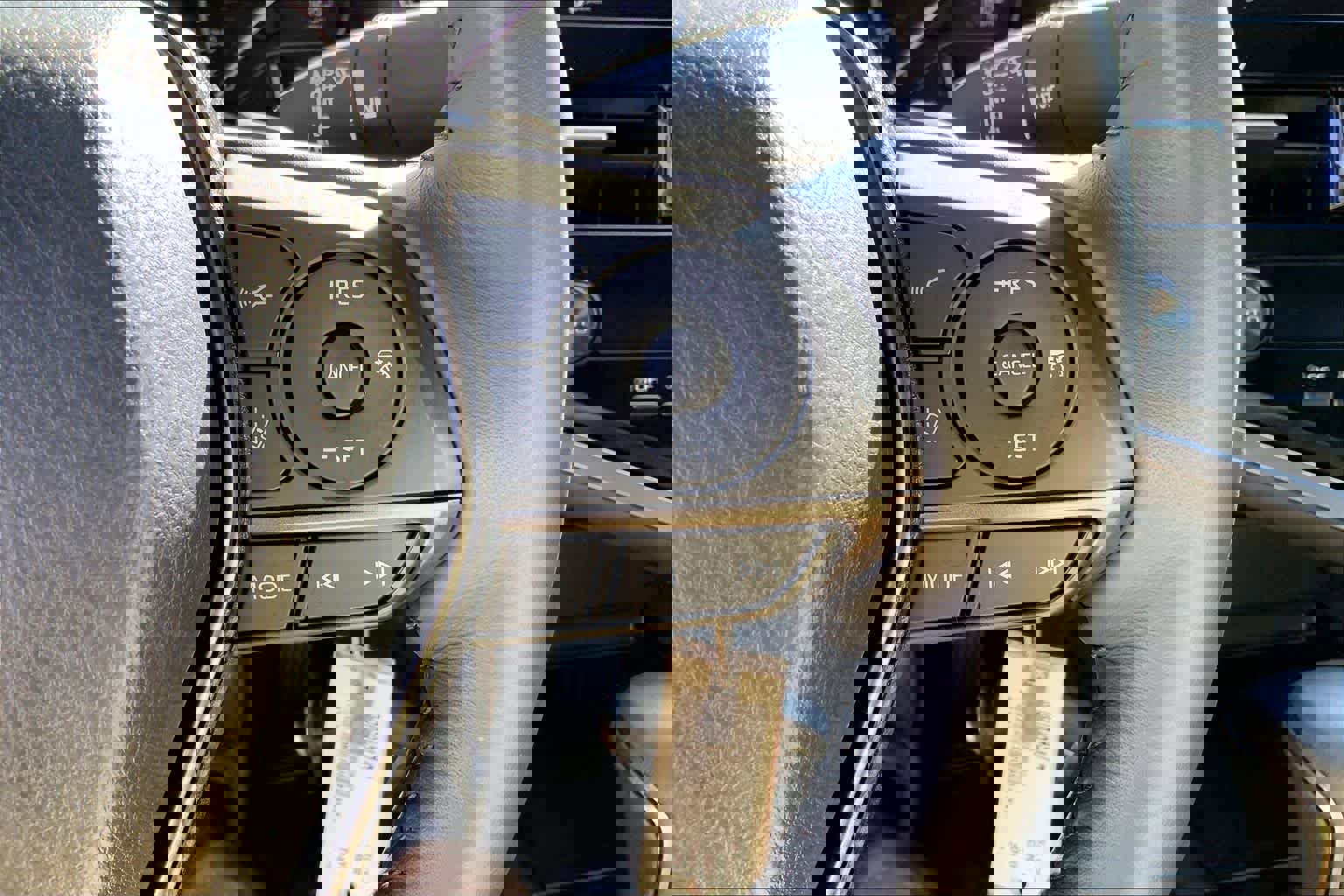 Used 2024 Toyota Camry SE image 22