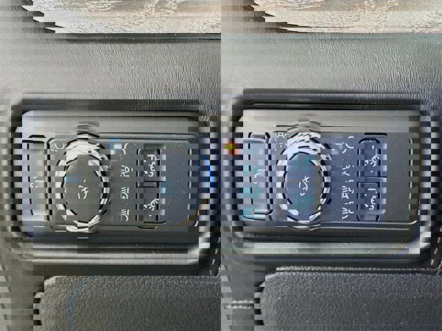 Certified 2020 Ford Explorer Platinum w/ Premium Technology Package image 22