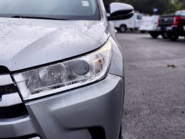 Used 2019 Toyota Highlander XLE AWD/4WD image 10