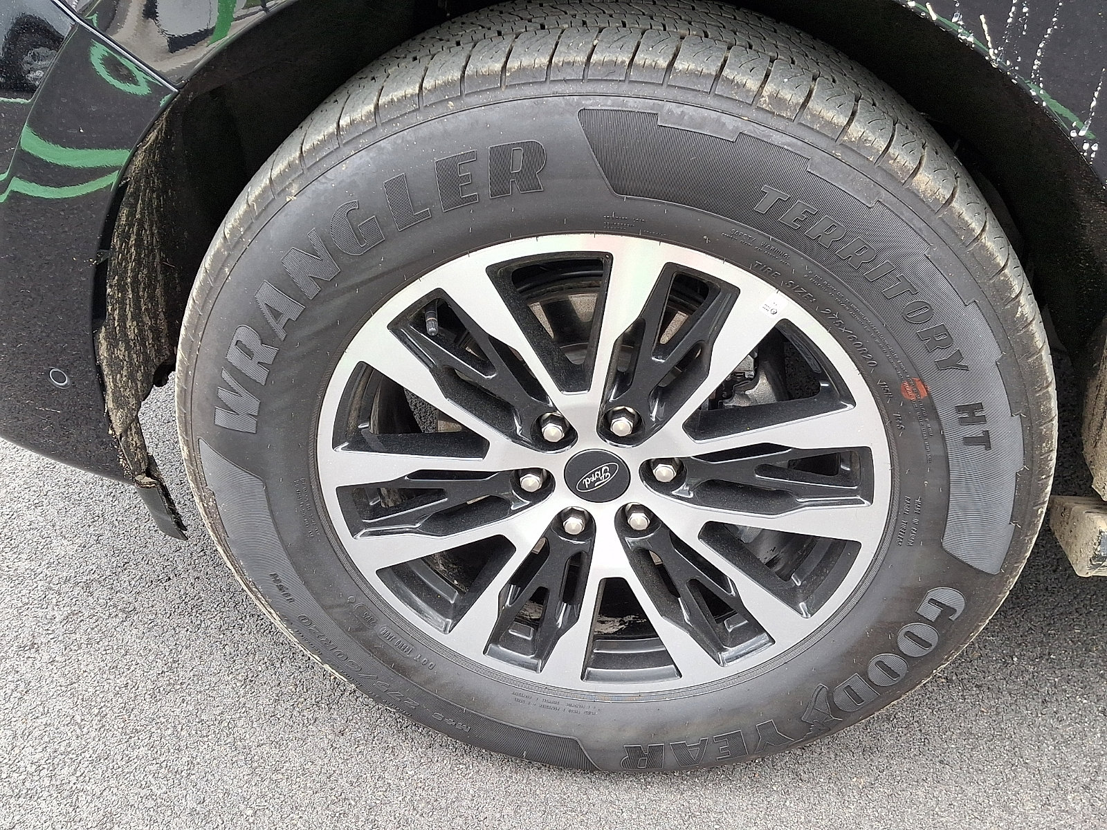 Certified 2025 Ford Expedition Platinum AWD/4WD image 9
